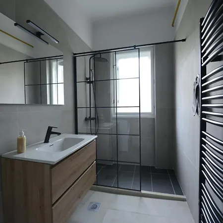Apartment 3bdr Suite-maison